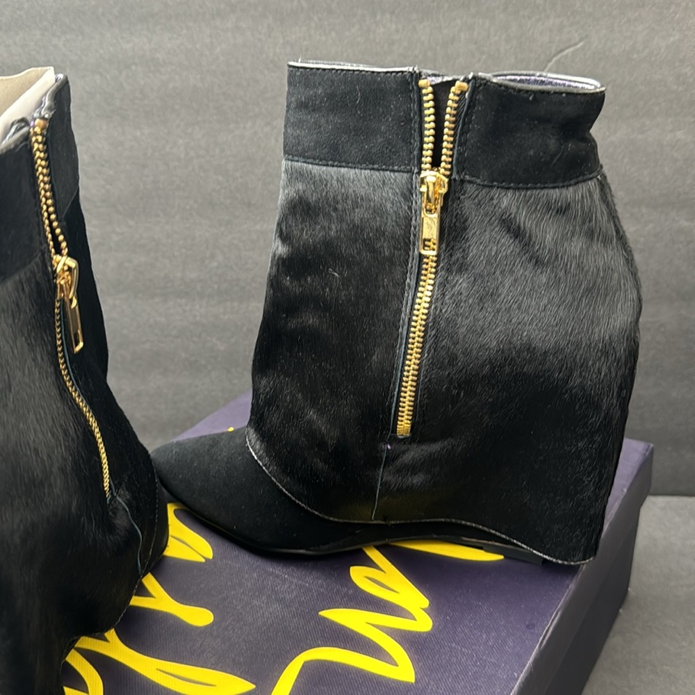 NIB London Trash Siri Suede and calf hair wedge Heel Boots Black Size 7 - Picture 8 of 12